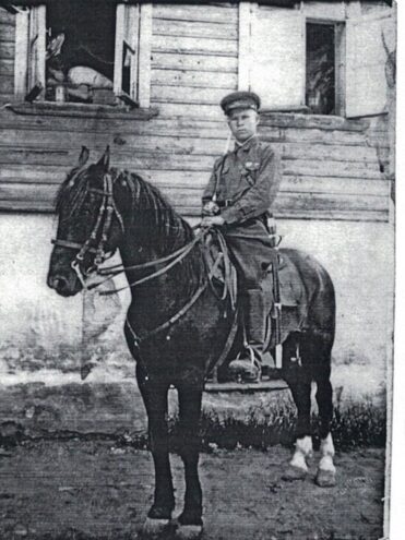 История в фотографиях: ветврач из Лихославльского округа, который служил в конной кавалерии во время войны