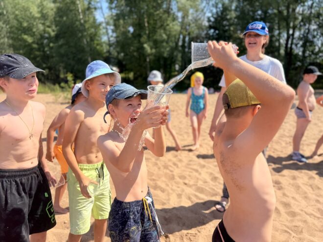 В Осташкове для детей устроили "Водные забавы"