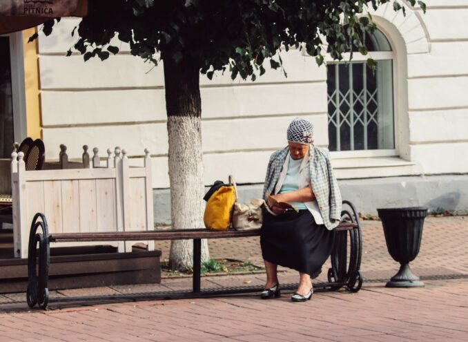 Мошенники предлагают жителям Тверской области увеличить пенсию