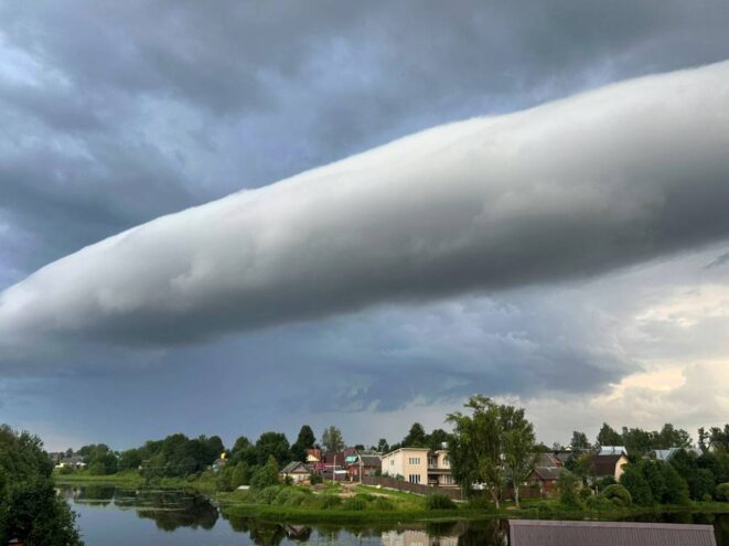 В небе над Нелидово появились необычные облака