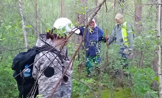 Волонтеры из Тверской области спасли в болотистом лесу пенсионерку Волонтеры из Тверской области спасли в болотистом лесу пенсионерку