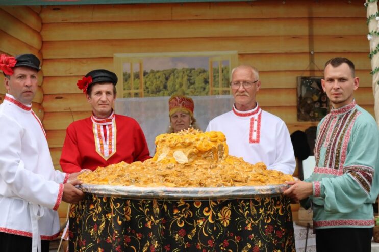 В Ржевском округе с большим успехом прошёл День русской деревни В Ржевском округе с большим успехом прошёл День русской деревни