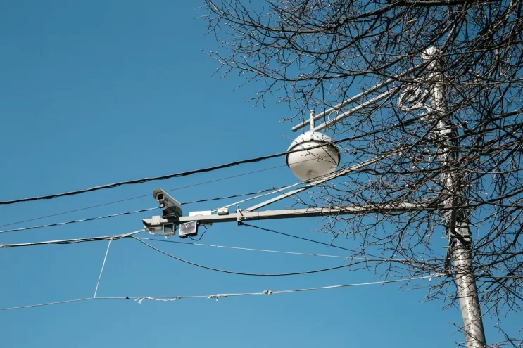 Камеры в Твери начнут реагировать на использование телефонов за рулем