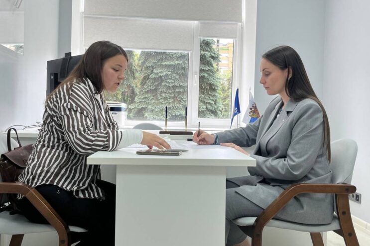 Депутат Госдумы Юлия Саранова провела приём граждан