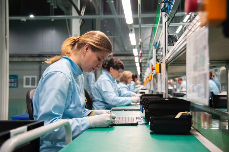 278 миллиардов рублей инвестиций и 27 тысяч рабочих мест: в Тверской области работают над 124 инвестпроектами 278 миллиардов рублей инвестиций и 27 тысяч рабочих мест: в Тверской области работают над 124 инвестпроектами