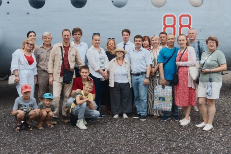 В Торжок с подарками приехала дочь легендарного авиаконструктора В Торжок с подарками приехала дочь легендарного авиаконструктора