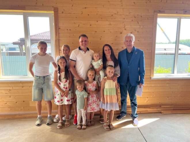 Владимир Васильев помог многодетной семье вернуть льготную ставку по ипотеке