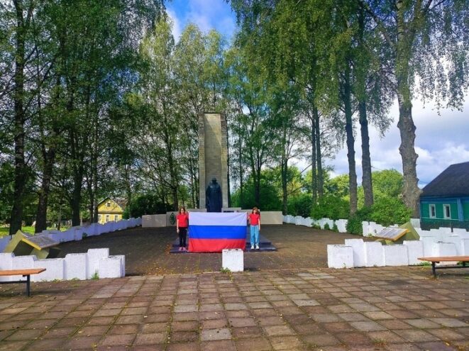 Ко Дню России в Оленино показали "Символ народа" Ко Дню России в Оленино показали "Символ народа"