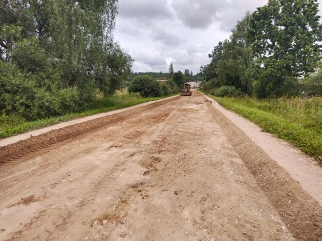 По поручению губернатора в Оленинском округе устраняются "разрывы" в асфальте По поручению губернатора в Оленинском округе устраняются "разрывы" в асфальте