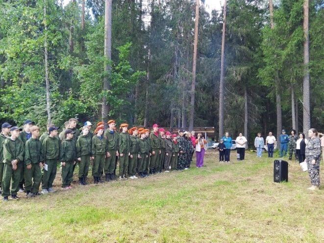 Андреапольские школьники заступили на Вахту памяти Андреапольские школьники заступили на Вахту памяти