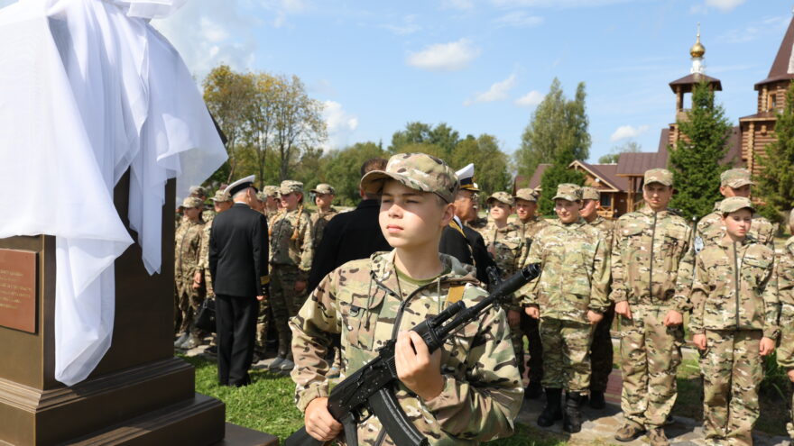 В Осташкове открыли памятник великому адмиралу и святому Фёдору Ушакову