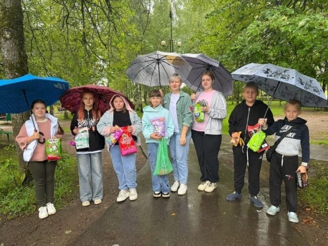 Добро не зависит от погоды: в Оленинском МО собрали корм для бездомных животных