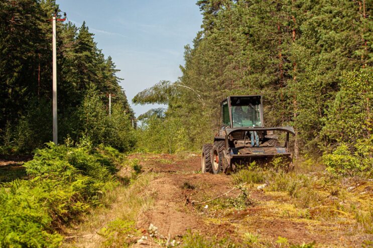 Почти 19 га просек под линиями электропередачи расчищено энергетиками в Тверской области за первые 2 дня учений «Россети Центр» и «Россети Центр» и Приволжье» Почти 19 га просек под линиями электропередачи расчищено энергетиками в Тверской области за первые 2 дня учений «Россети Центр» и «Россети Центр» и Приволжье»