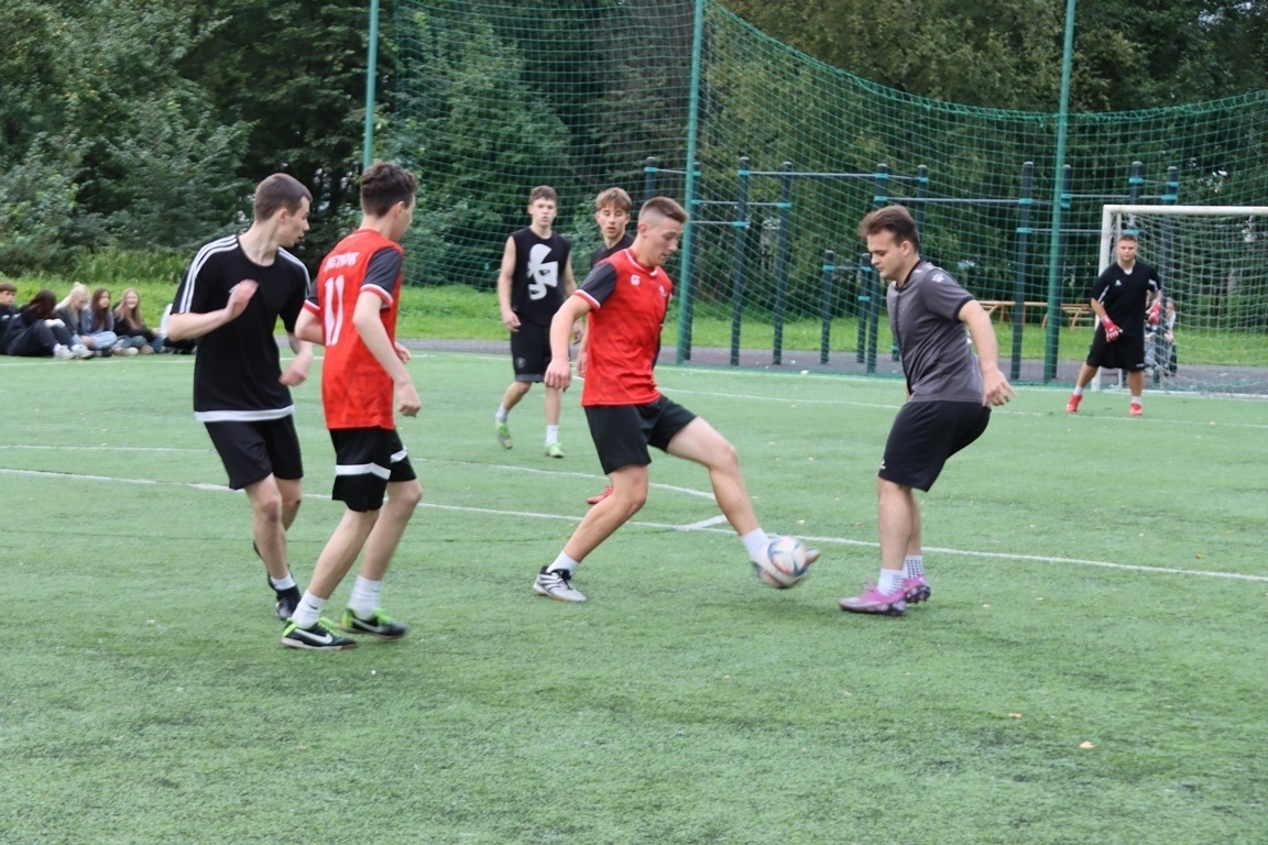 «Счастливый мяч» и жаркие баталии: в Нелидово проходит Дворовая Премьер Лиг