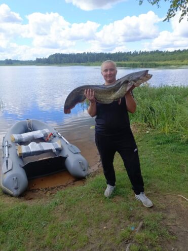 Жительница Тверской области выловила огромную рыбу