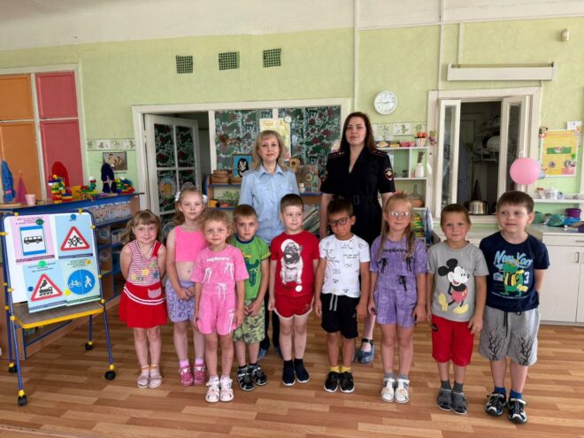 Нелидовские полицейские присоединились к акции «Зарядка со стражем порядка»