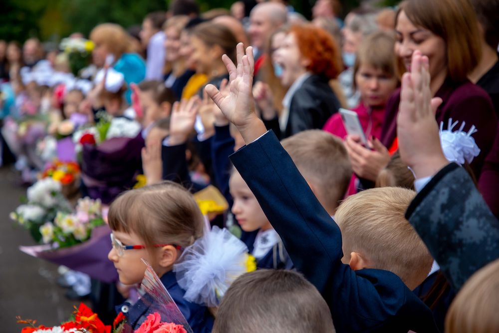 Первоклассники Тверской области из семей участников СВО, многодетных и опекунских семей получат школьные наборы