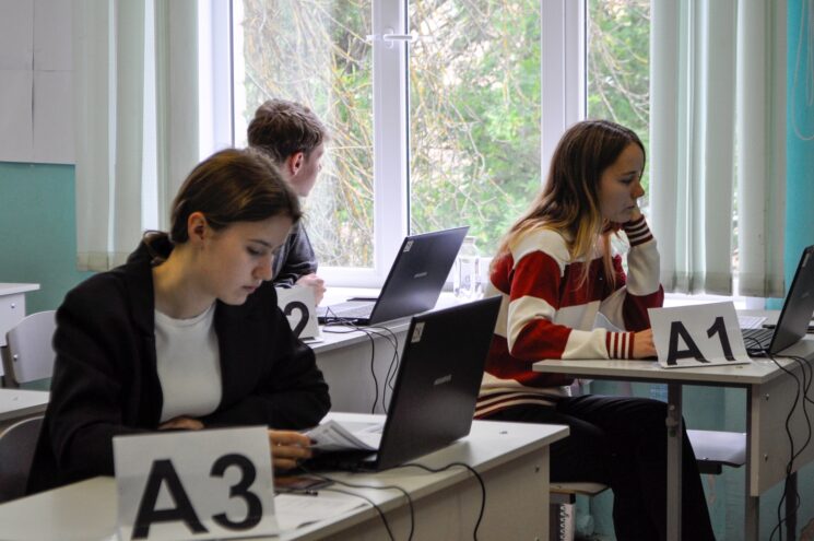 Стало известно сколько школьников из Тверской области набрали 100 баллов на ЕГЭ