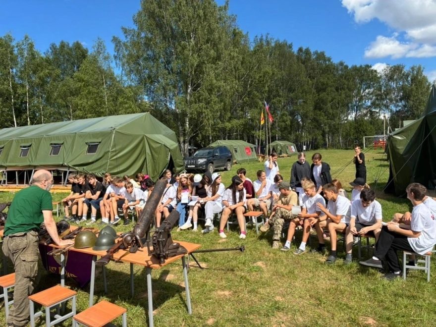 Юные поисковики нашли останки трех красноармейцев в Тверской области