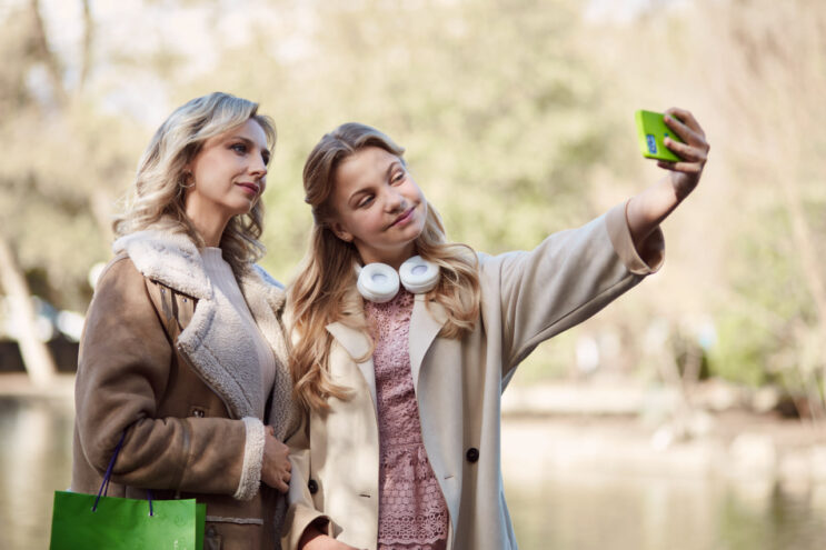 Спрос на смартфоны с функциями ИИ для обработки фото сильно увеличился Спрос на смартфоны с функциями ИИ для обработки фото сильно увеличился