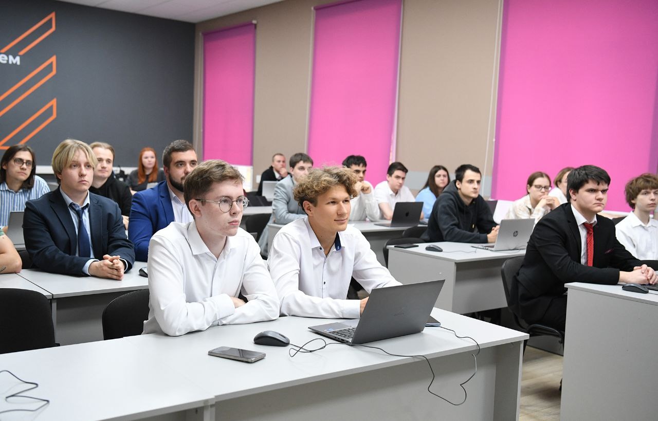 Министр науки Валерий Фальков и правительство Тверской области оценили инновационные разработки молодых ученых Верхневолжья