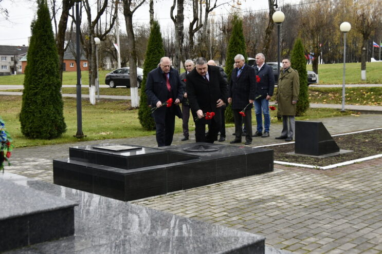 Областные парламентарии провели выездное мероприятие в Андреапольском муниципальном округе Областные парламентарии провели выездное мероприятие в Андреапольском муниципальном округе