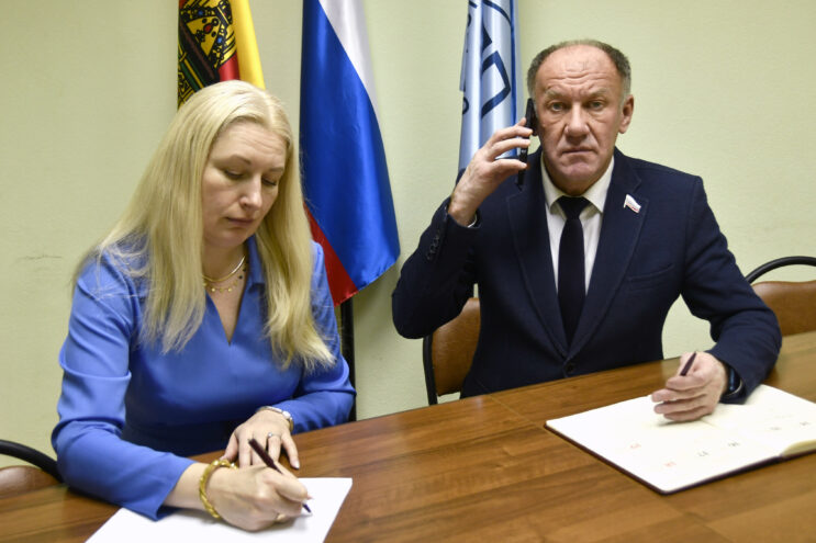 Депутаты областного парламента провели очередные приёмы граждан в Тверской области Депутаты областного парламента провели очередные приёмы граждан в Тверской области