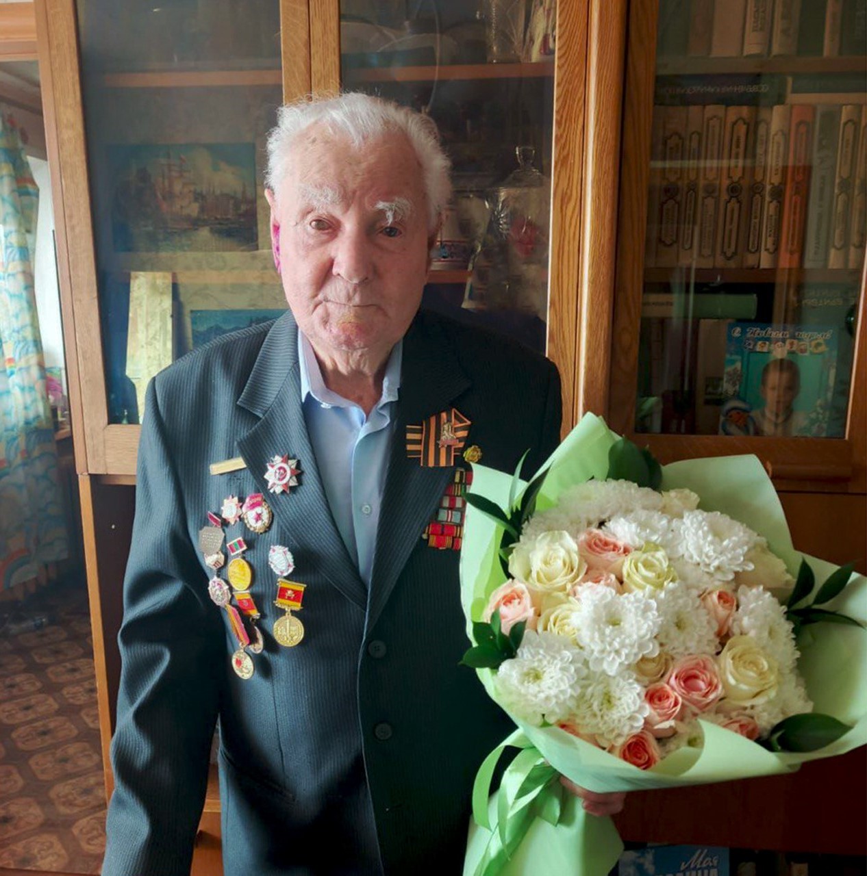 В Твери отмечают 100-летний юбилей ветерана Великой Отечественной войны Николая Андреевича Макарова В Твери отмечают 100-летний юбилей ветерана Великой Отечественной войны Николая Андреевича Макарова