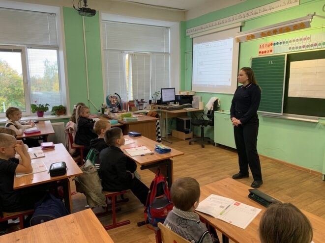 В Лихославле школьникам рассказали о правилах дорожного движения