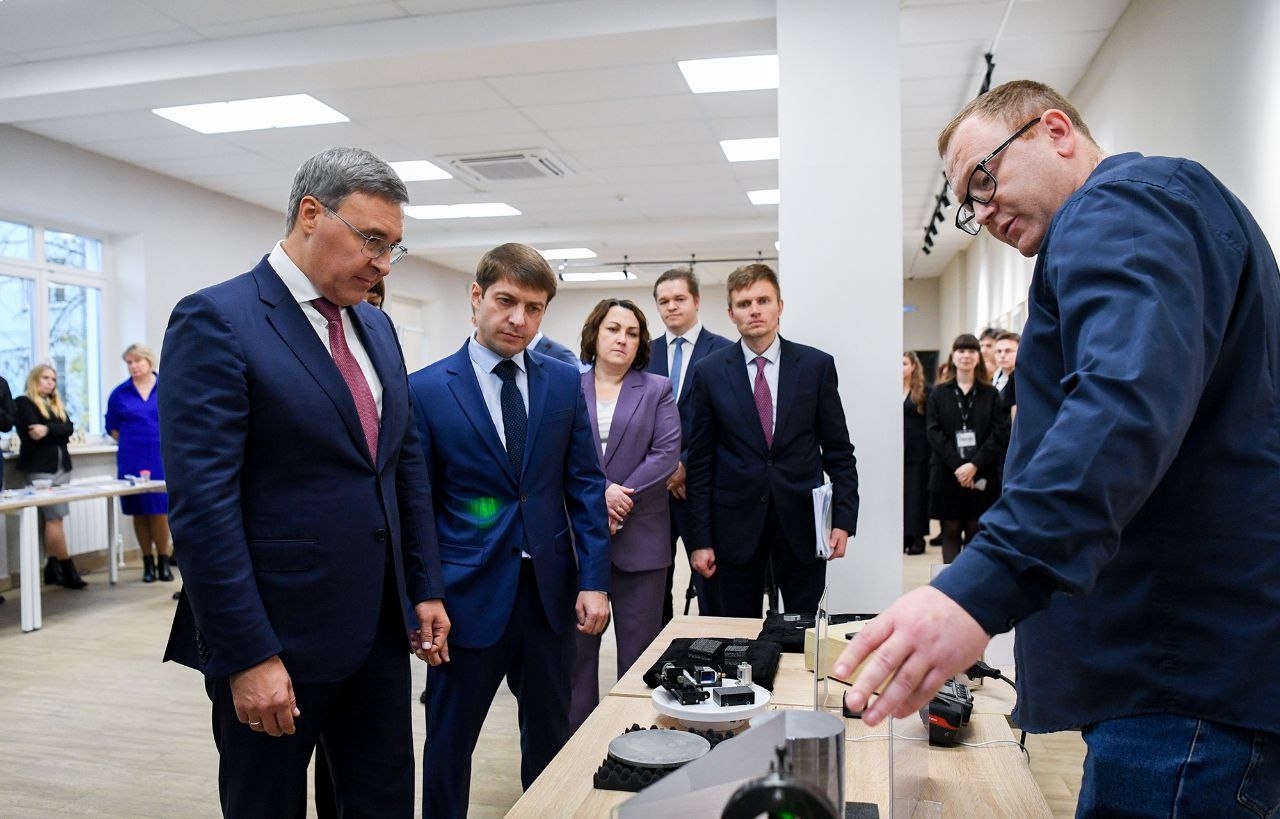 Министр науки Валерий Фальков и правительство Тверской области оценили инновационные разработки молодых ученых Верхневолжья Министр науки Валерий Фальков и правительство Тверской области оценили инновационные разработки молодых ученых Верхневолжья