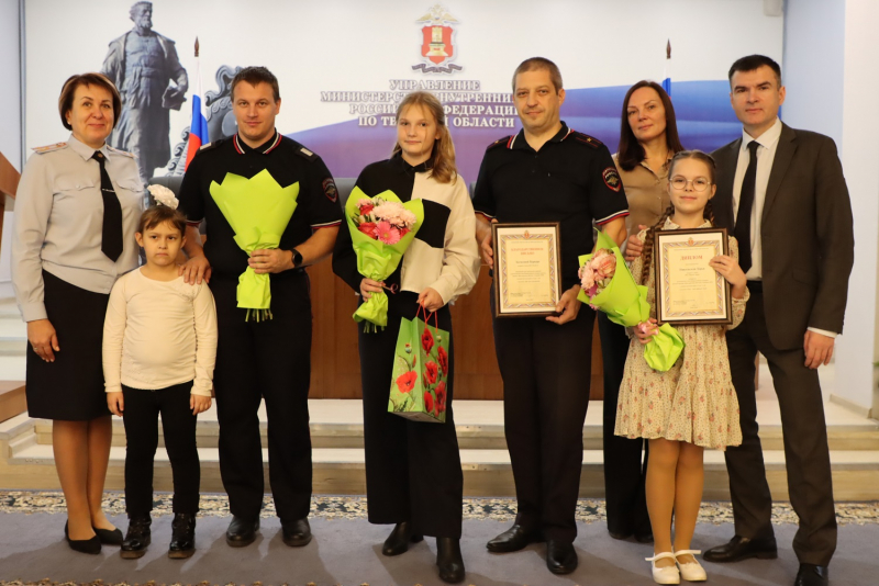 В Тверской области наградили победителей конкурса детского рисунка «Мои родители работают в полиции»