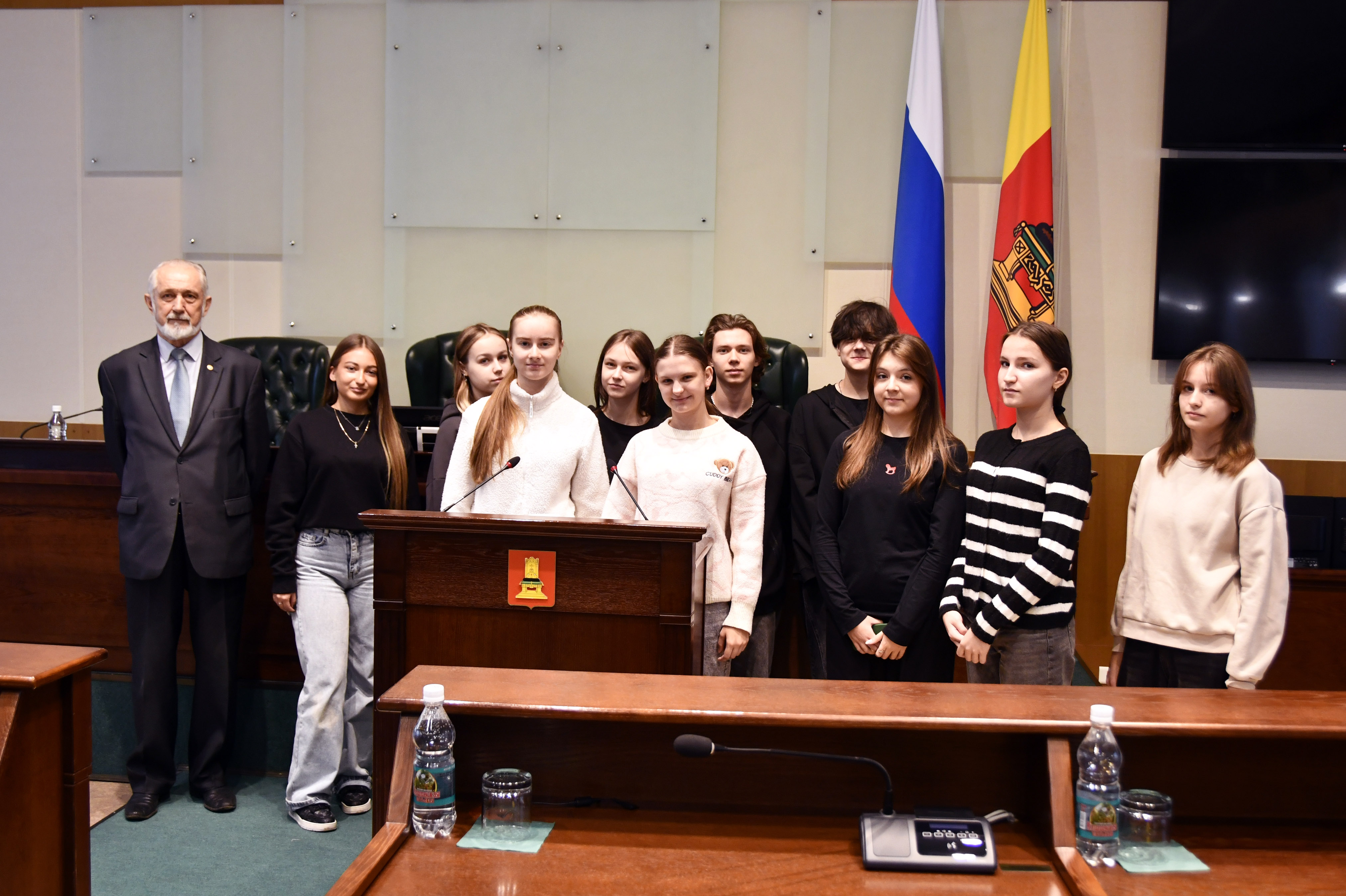 Учащиеся академической гимназии имени П. П. Максимовича посетили Законодательное Собрание Тверской области