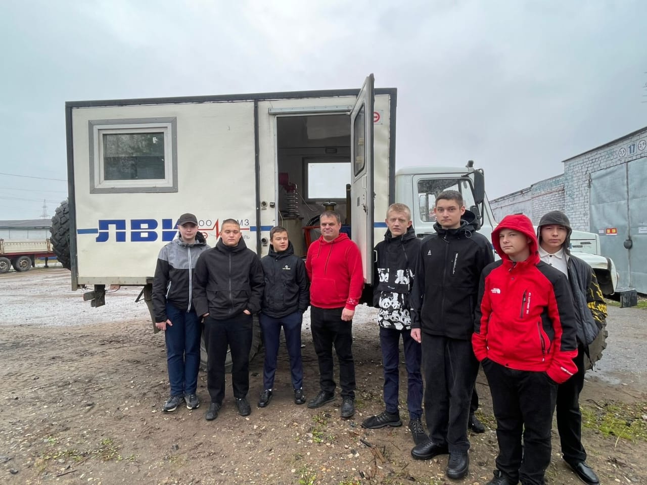 Энергетики «Россети Центр» познакомили молодежь с работой тверского электросетевого комплекса