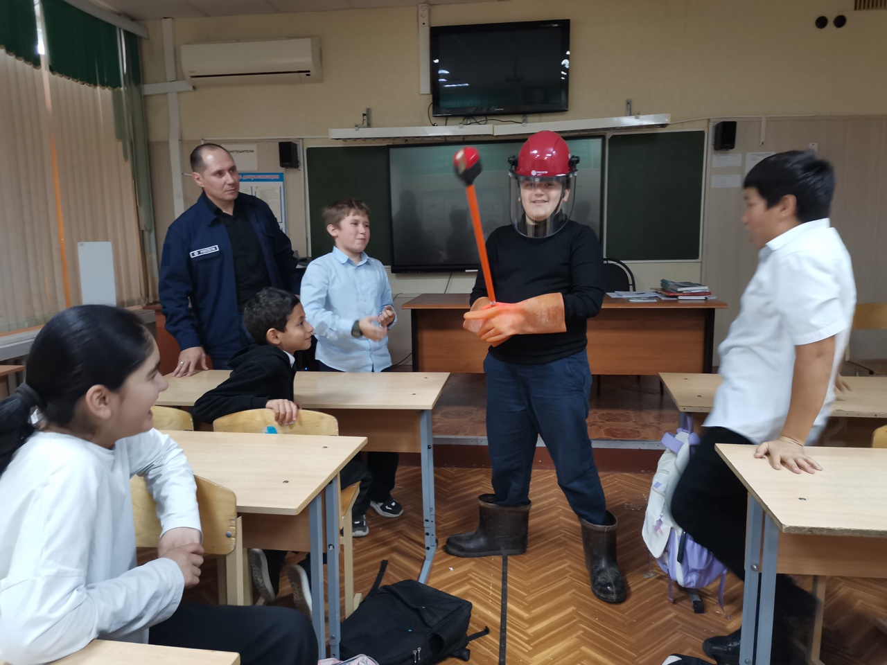 Тверские энергетики «Россети Центр» обучили школьников основам энергосбережения