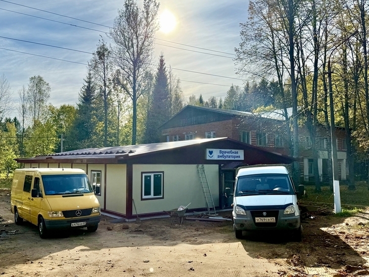 В поселке Оленинского округа продолжается строительство ФАПа В поселке Оленинского округа продолжается строительство ФАПа