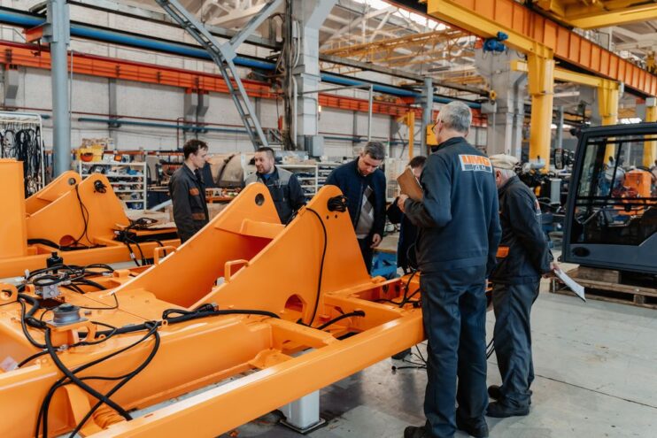 Тверские машиностроители создали опытный образец экскаватора со сверхдлинным оборудованием