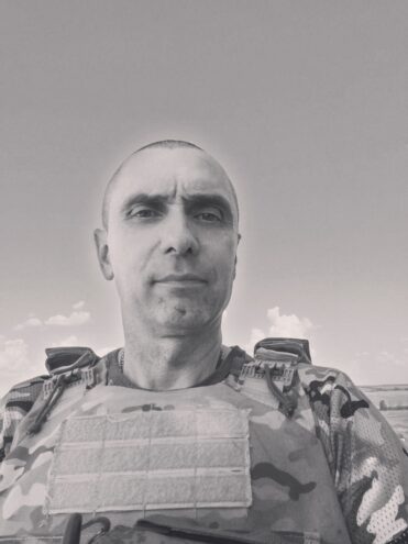 В Тверской области проводят в последний путь замначальника штаба Владимира Середонина В Тверской области проводят в последний путь замначальника штаба Владимира Середонина