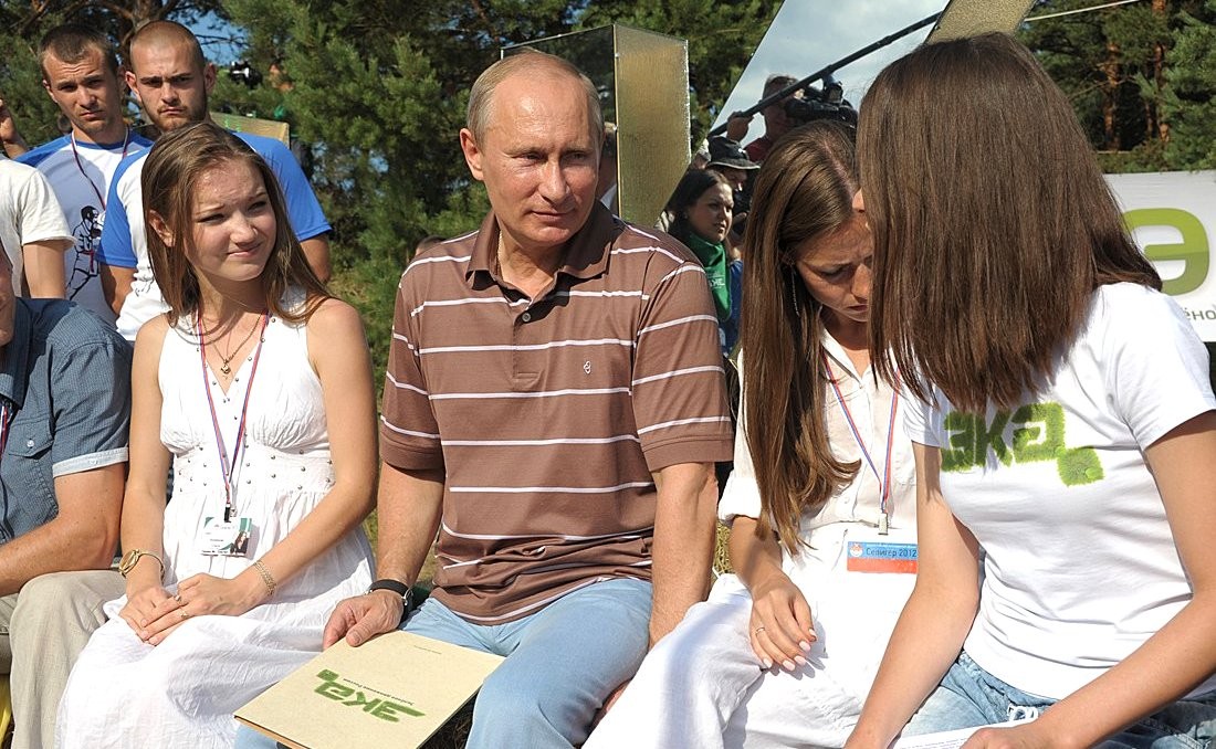 Владимир Путин отмечает свой 73-й день рождения