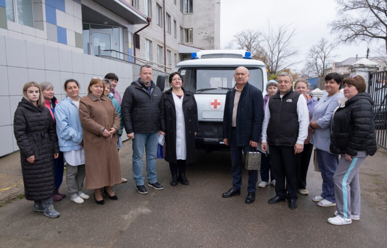 Автопарк Осташковской ЦРБ пополнился новой машиной скорой помощи Автопарк Осташковской ЦРБ пополнился новой машиной скорой помощи