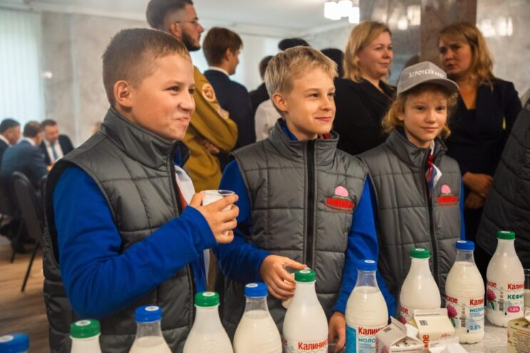 ЗАО «Калининское» помогает ребятам определиться с будущей профессией