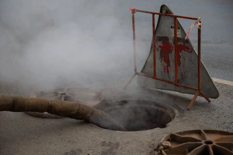 Жителям Твери пообещали вернуть горячую воду к вечеру