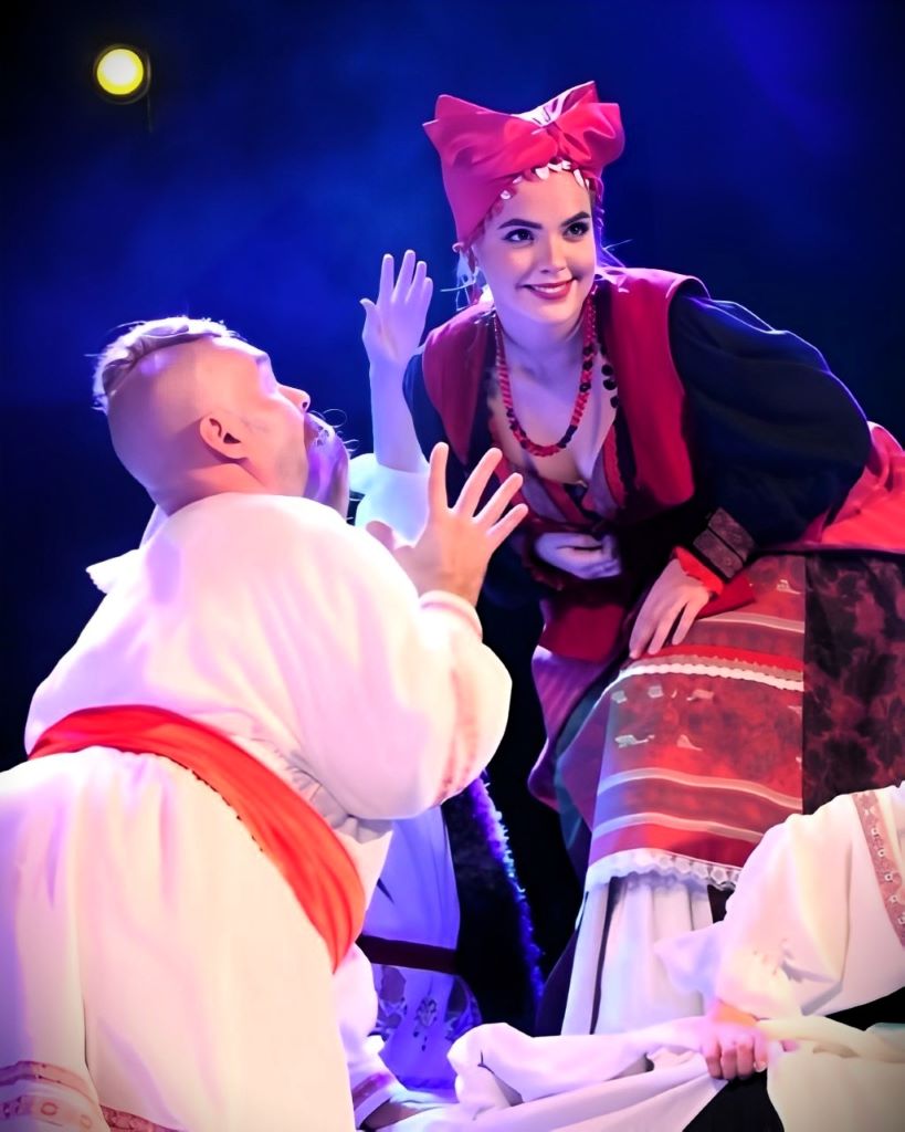 В Твери покажут мистическую комедию «Вечера на хуторе близ Диканьки» В Твери покажут мистическую комедию «Вечера на хуторе близ Диканьки»