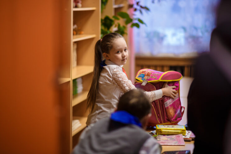 Шестиклассники из Андреаполя отправили рисунки бойцам СВО