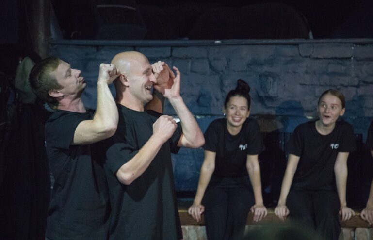 В Тверском ТЮЗе 31 октября покажут спектакль импровизации «ТЮЗ.Контакт 2.0» В Тверском ТЮЗе 31 октября покажут спектакль импровизации «ТЮЗ.Контакт 2.0»