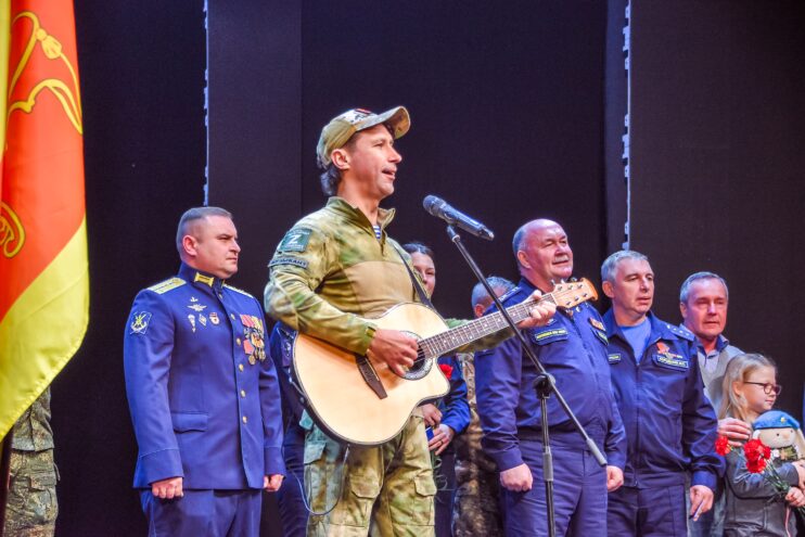 В Твери прошло заседание клуба ветеранов «Ты помнишь, товарищ» и награждение к 95-летию ВДВ В Твери прошло заседание клуба ветеранов «Ты помнишь, товарищ» и награждение к 95-летию ВДВ
