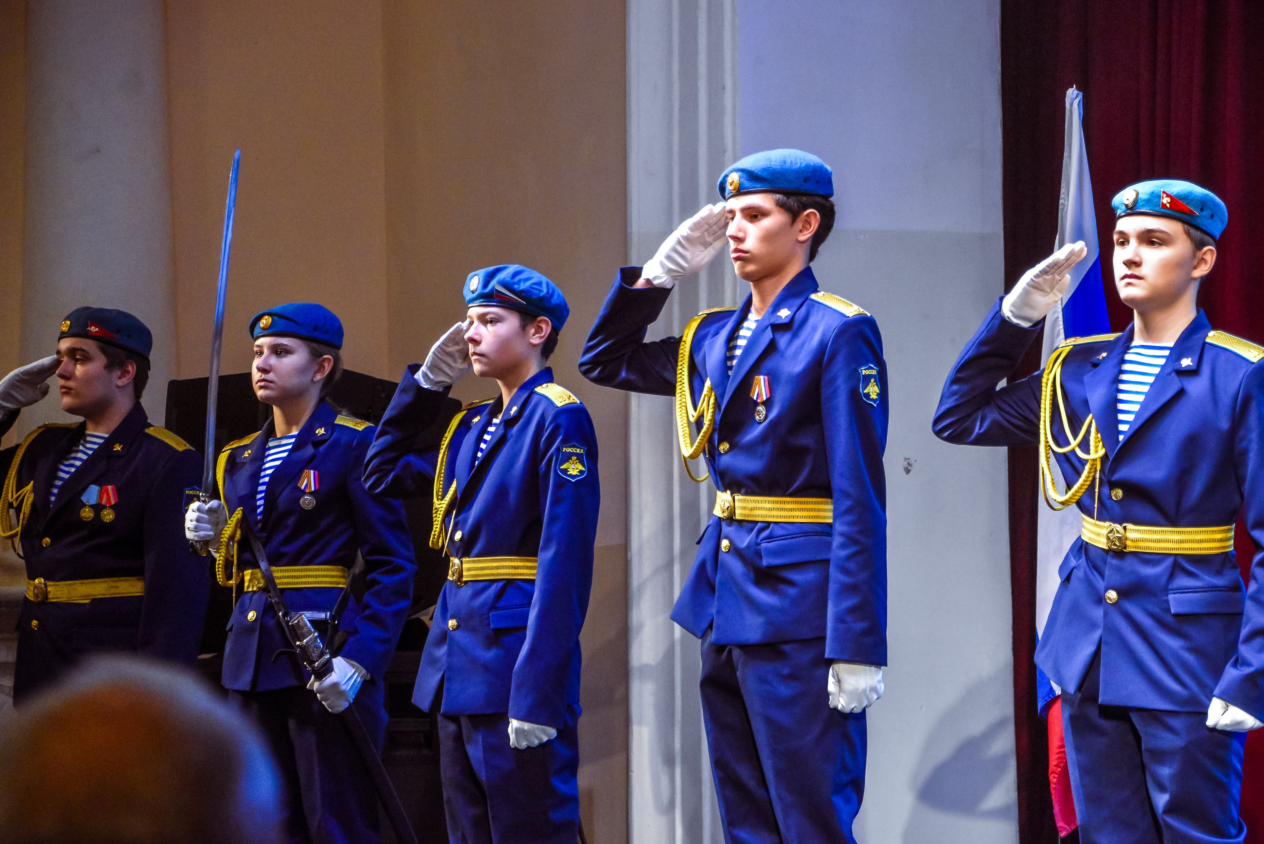 В Твери прошло заседание клуба ветеранов «Ты помнишь, товарищ» и награждение к 95-летию ВДВ