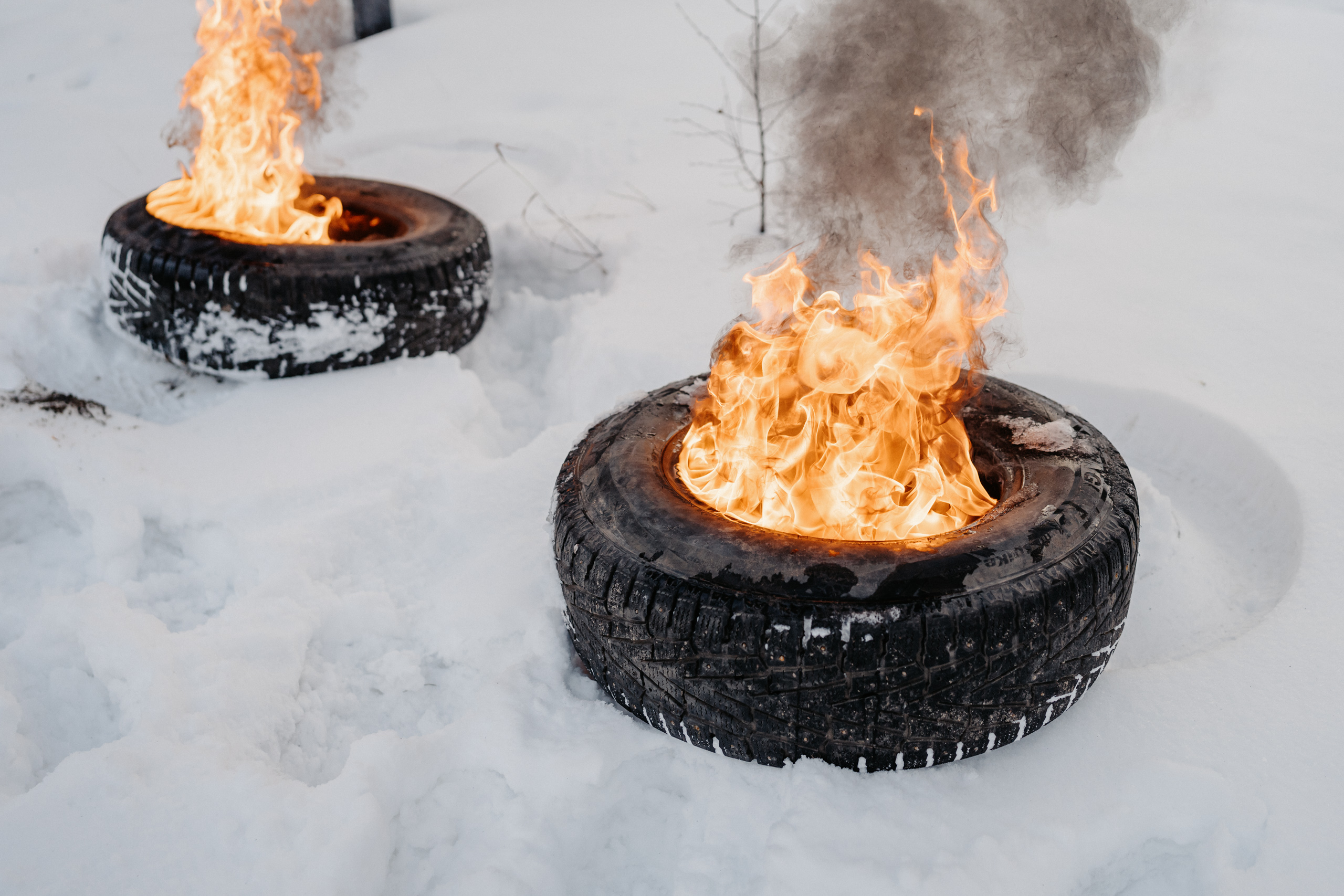 В Вышнем Волочке мужчина сжёг автомобиль бывшей супруги В Вышнем Волочке мужчина сжёг автомобиль бывшей супруги
