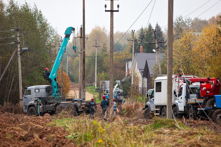 Тверские энергетики «Россети Центр» выправили и обновили 875 опор линий электропередачи
