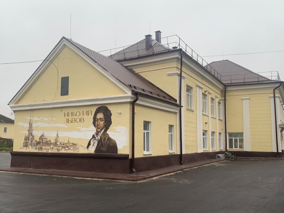 Патриотический проект "Лица Героев" преображает школы Тверской области