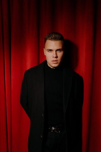 Певица Анна Асти получила “Золотой граммофон” за песню выпускника тверского вуза